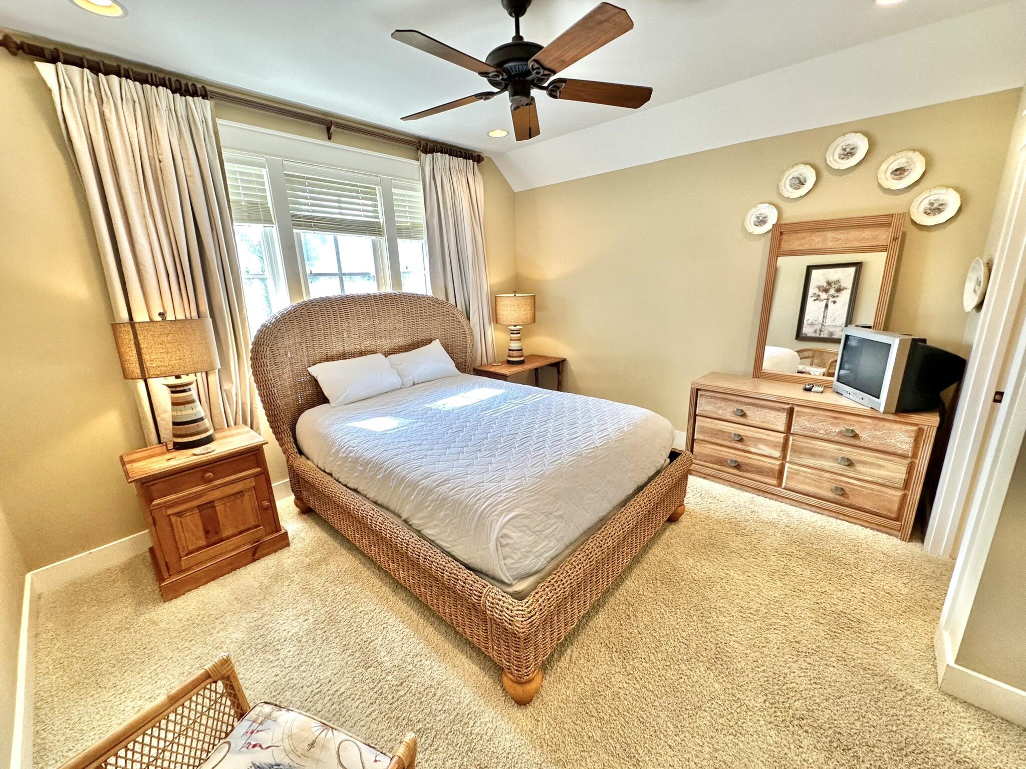 BUNGALOS AT SANDESTIN - Residential