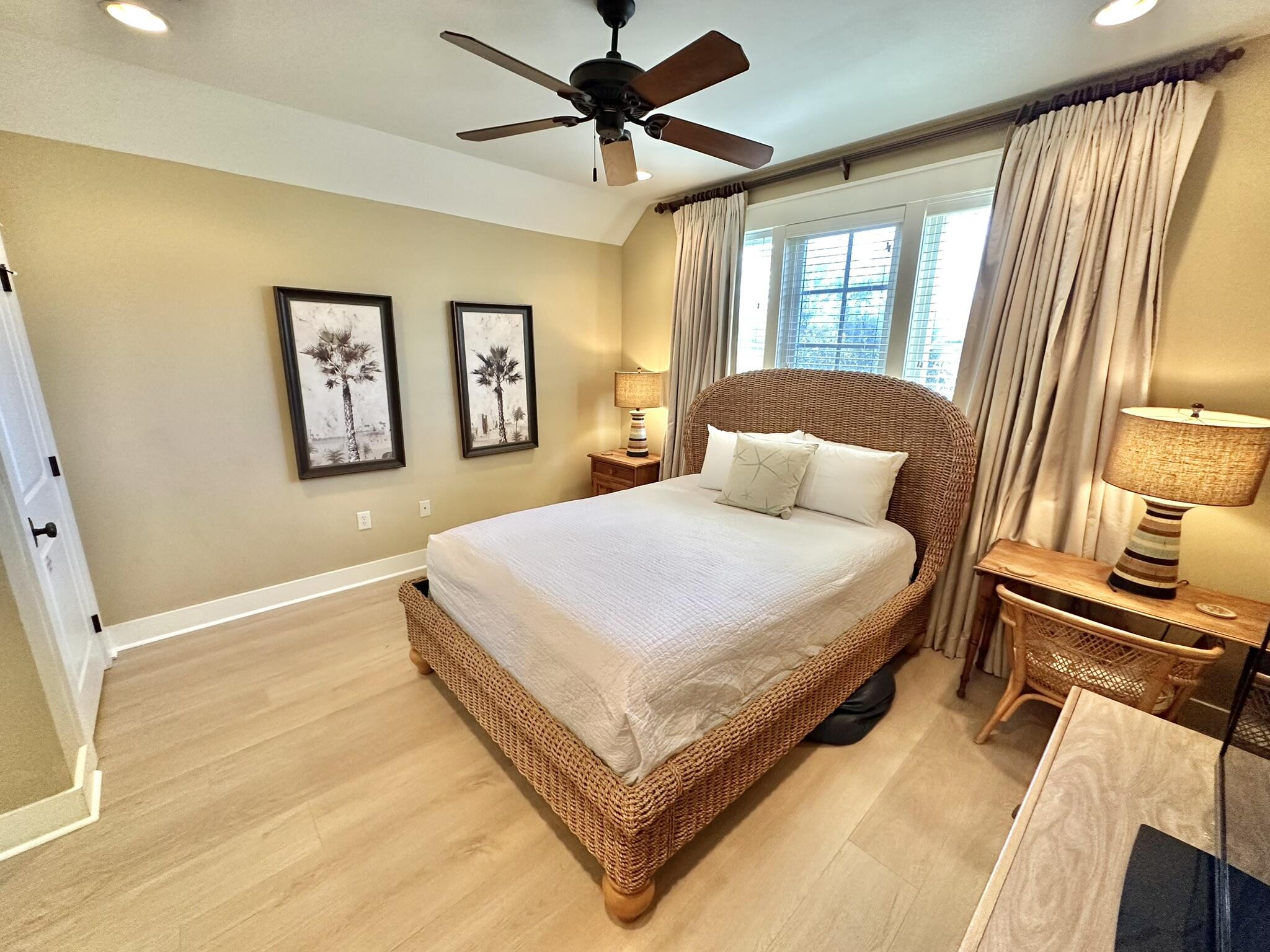 BUNGALOS AT SANDESTIN - Residential