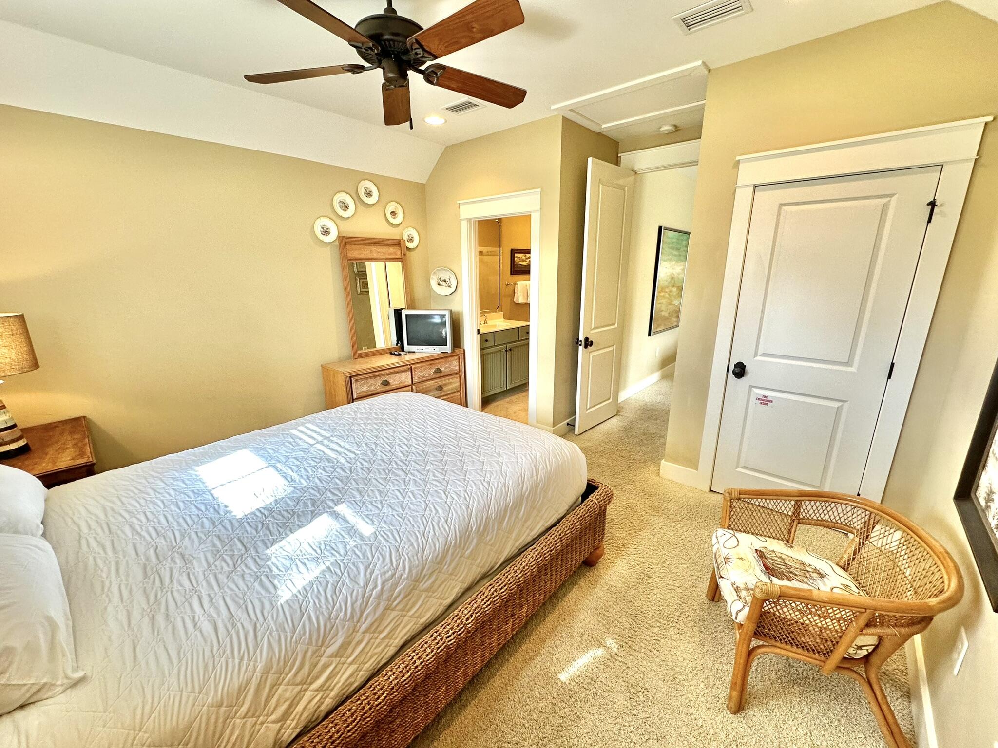 BUNGALOS AT SANDESTIN - Residential