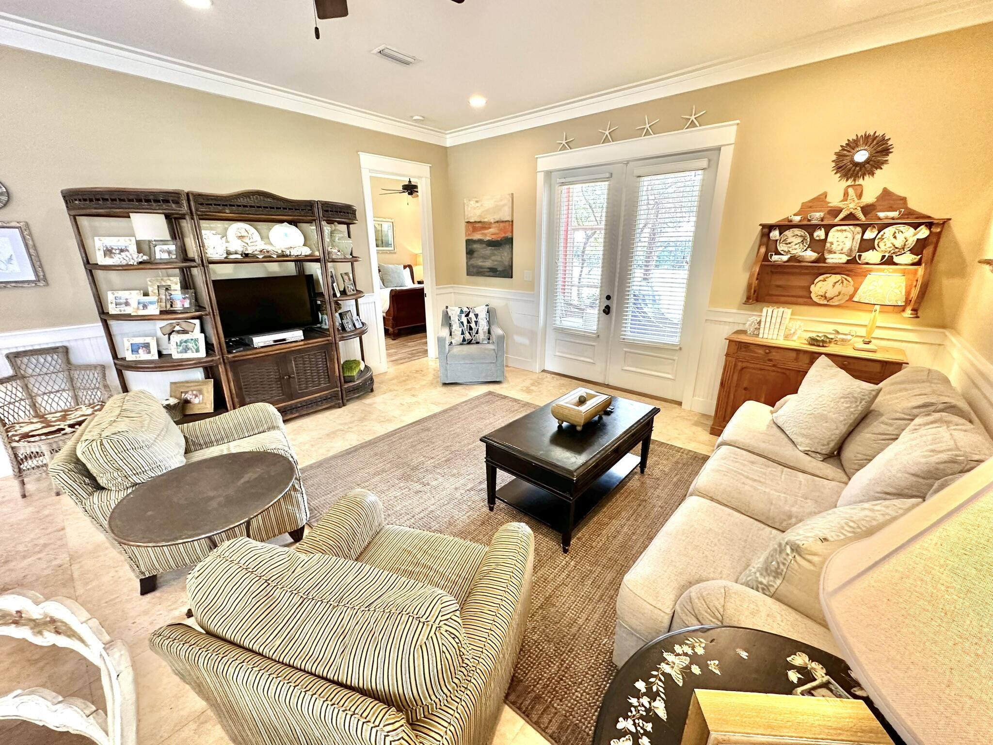 BUNGALOS AT SANDESTIN - Residential
