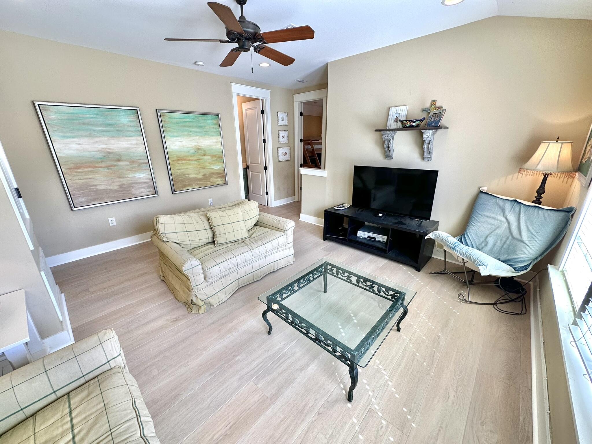 BUNGALOS AT SANDESTIN - Residential