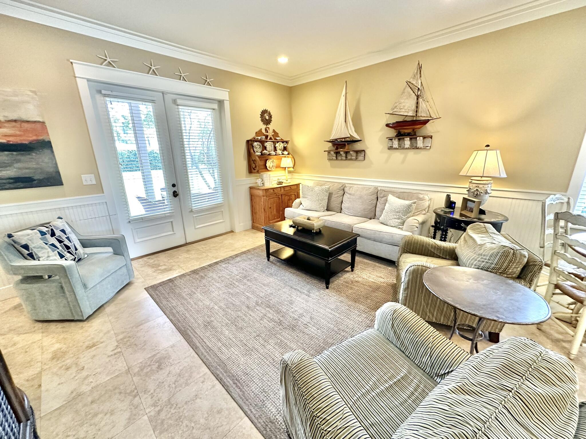 BUNGALOS AT SANDESTIN - Residential