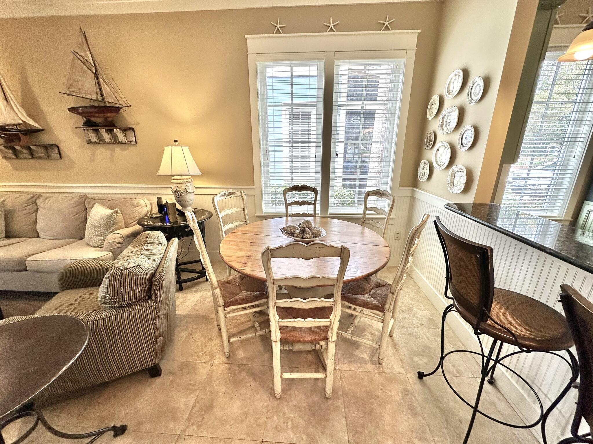 BUNGALOS AT SANDESTIN - Residential