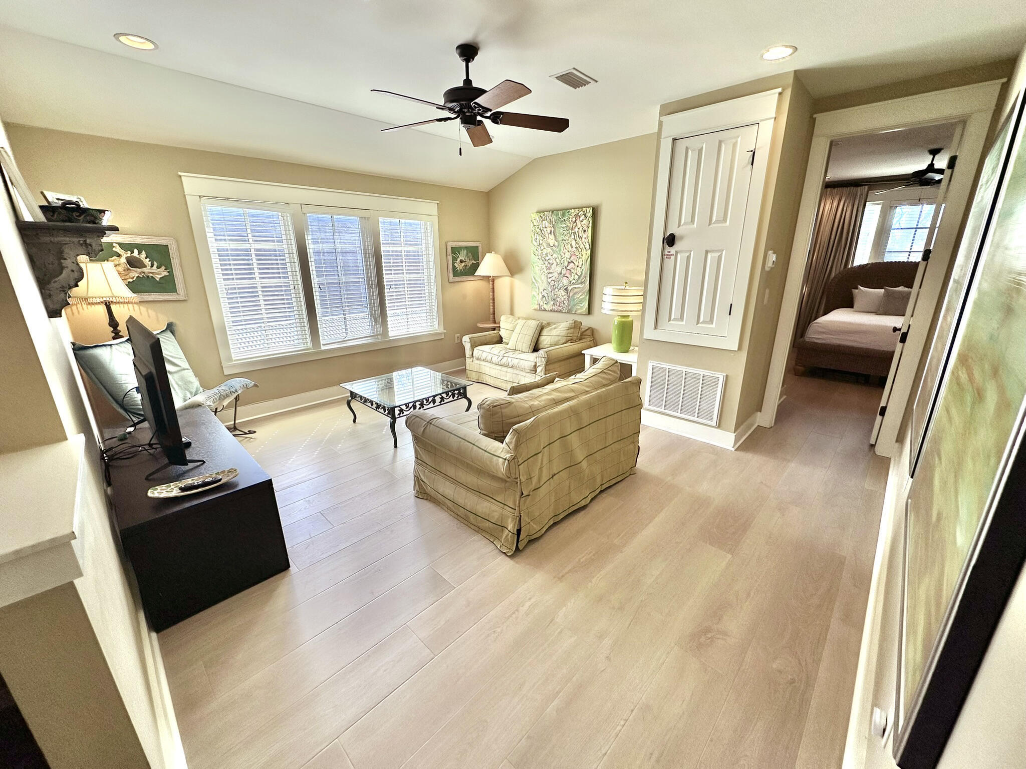 BUNGALOS AT SANDESTIN - Residential