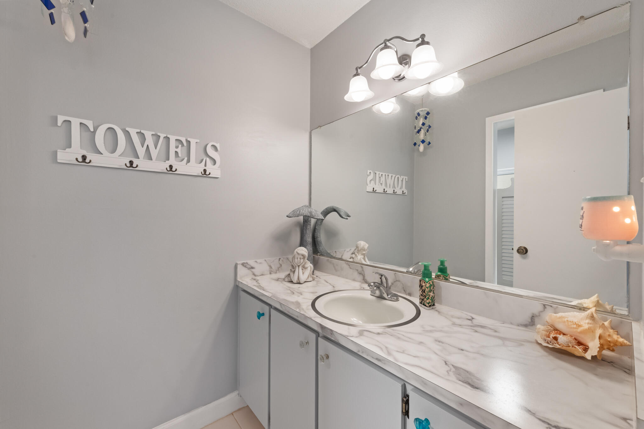 CAROL ANNE MANOR - Residential