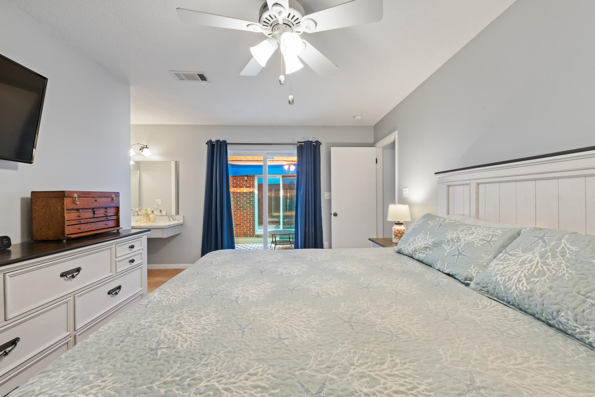 CAROL ANNE MANOR - Residential