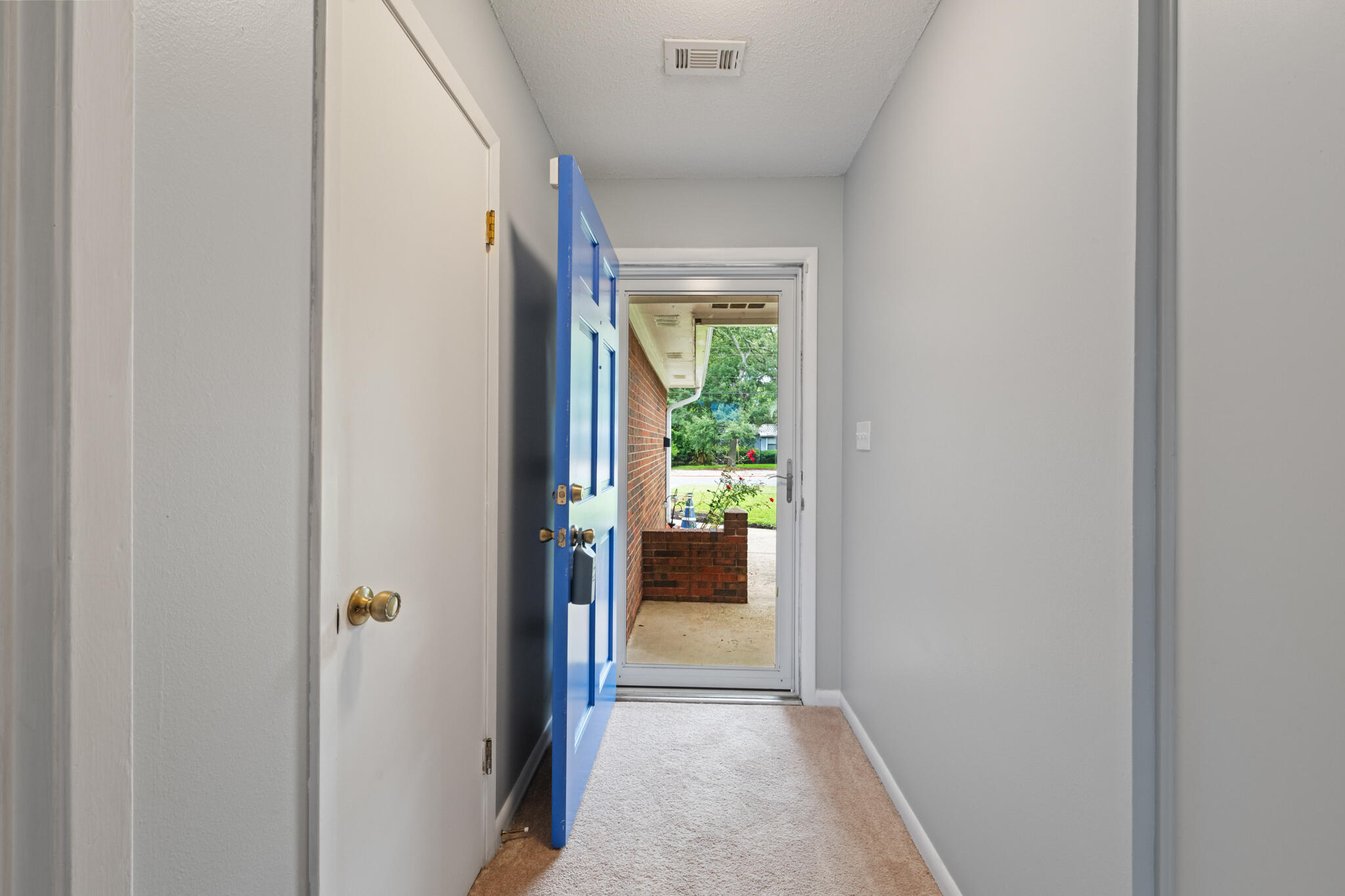 CAROL ANNE MANOR - Residential