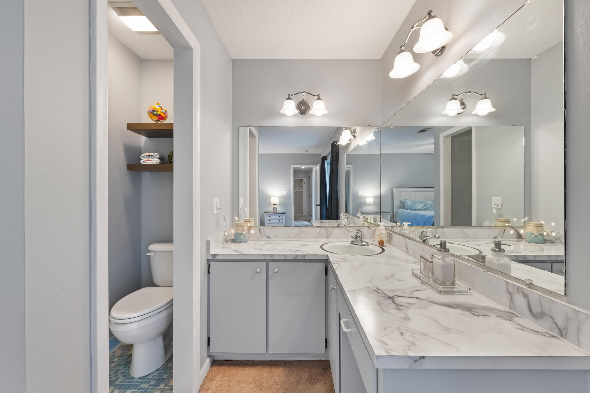 CAROL ANNE MANOR - Residential
