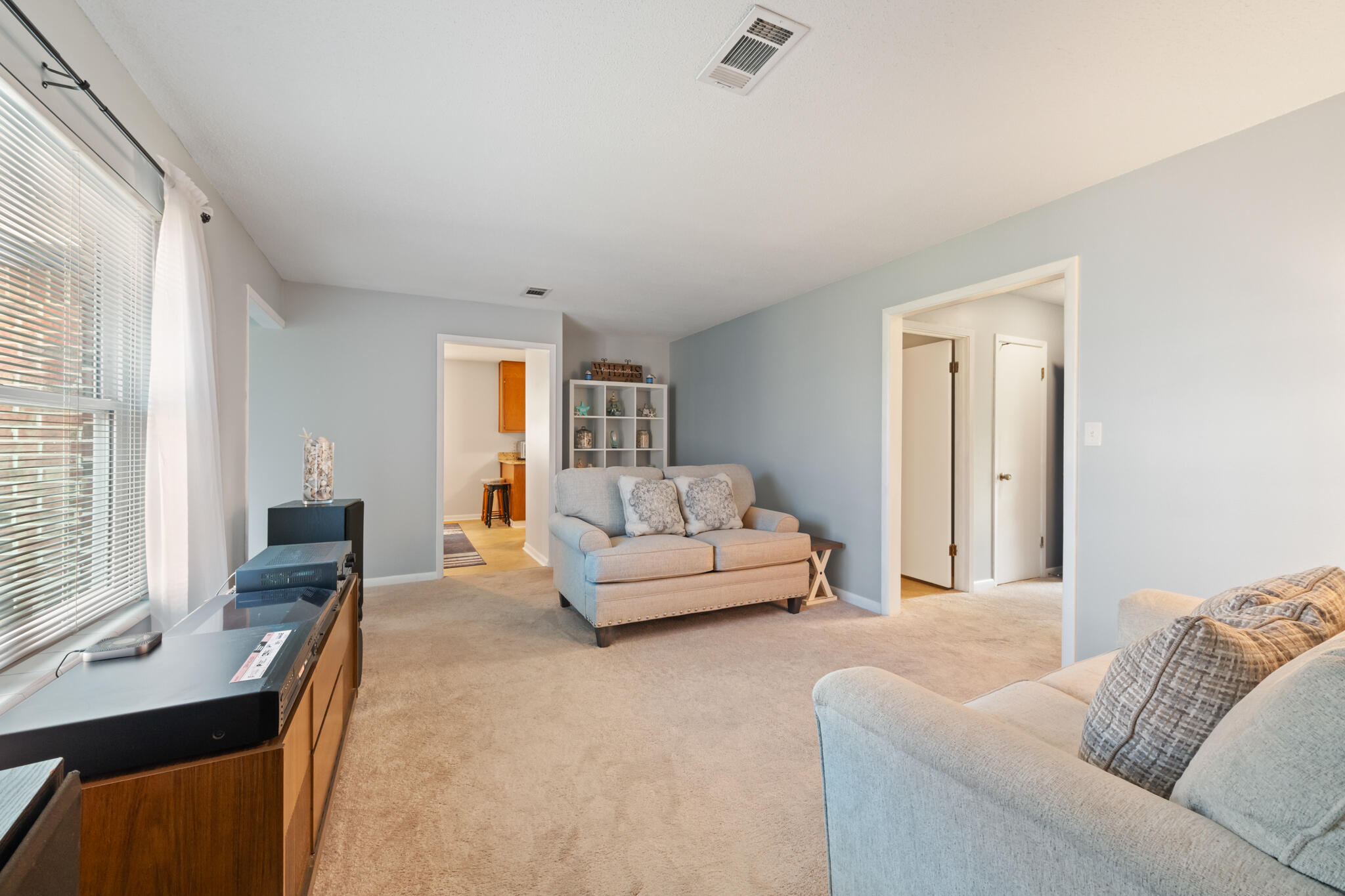 CAROL ANNE MANOR - Residential