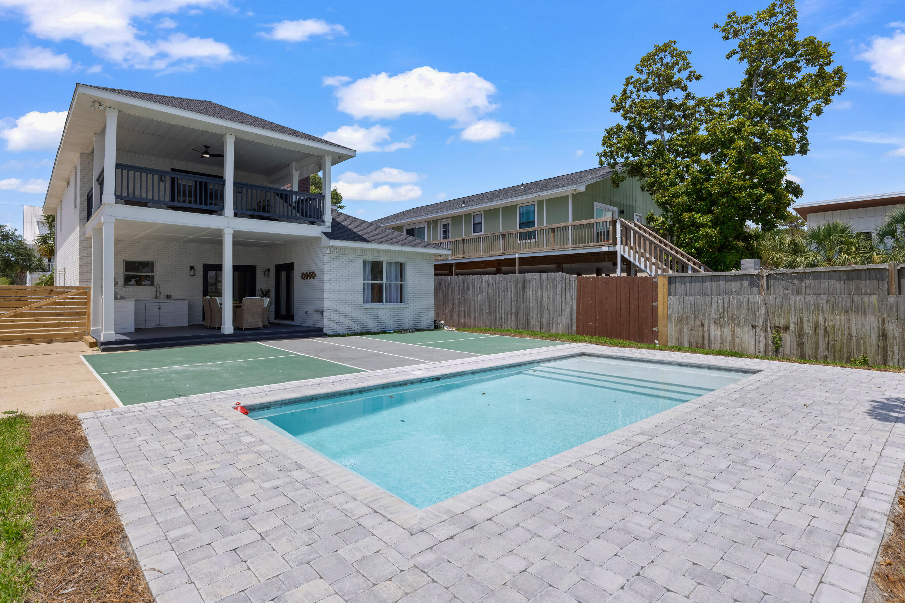 CRYSTAL BEACH - Residential