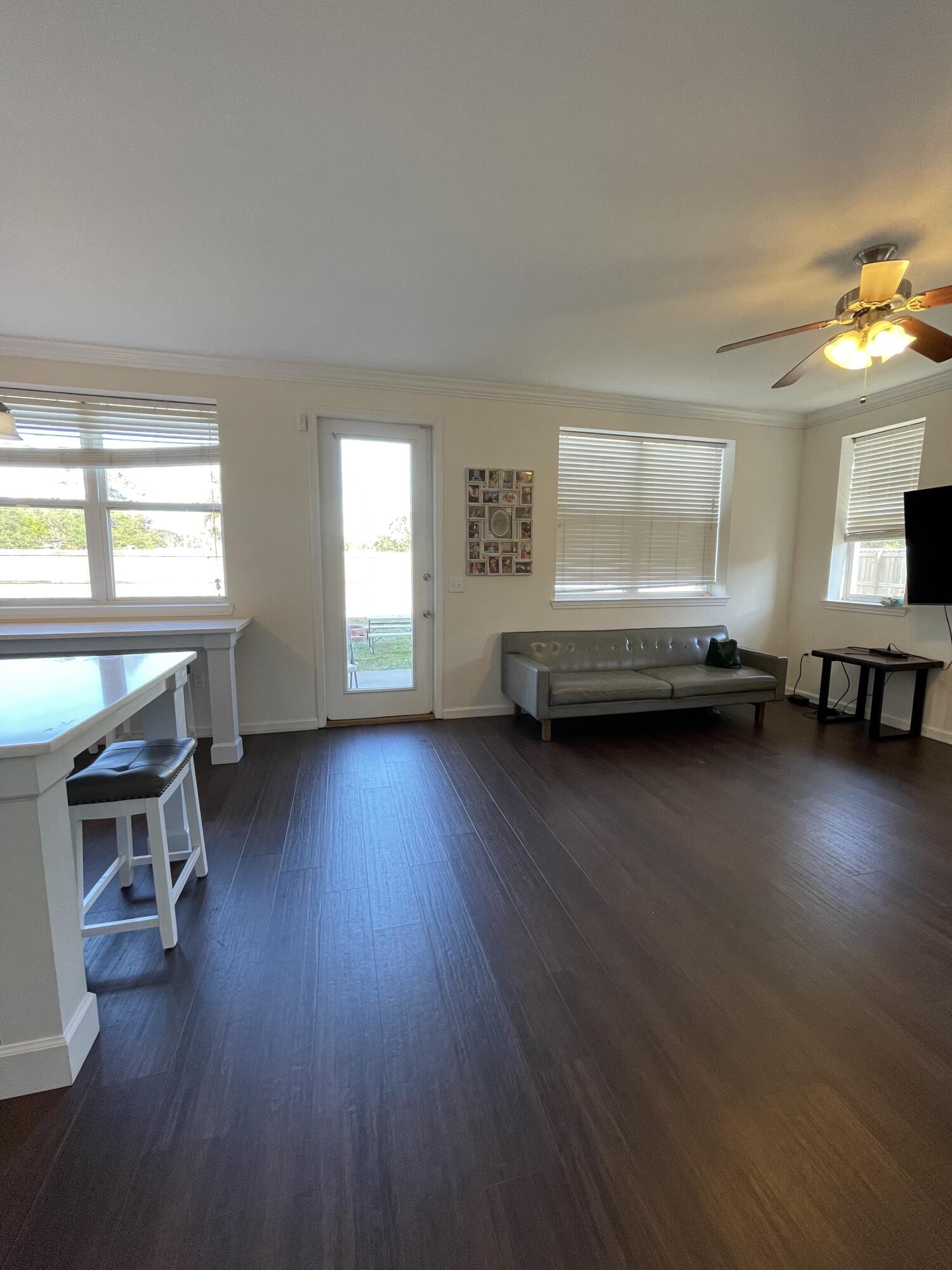 New Mary Esther 242300.10 - Residential Lease