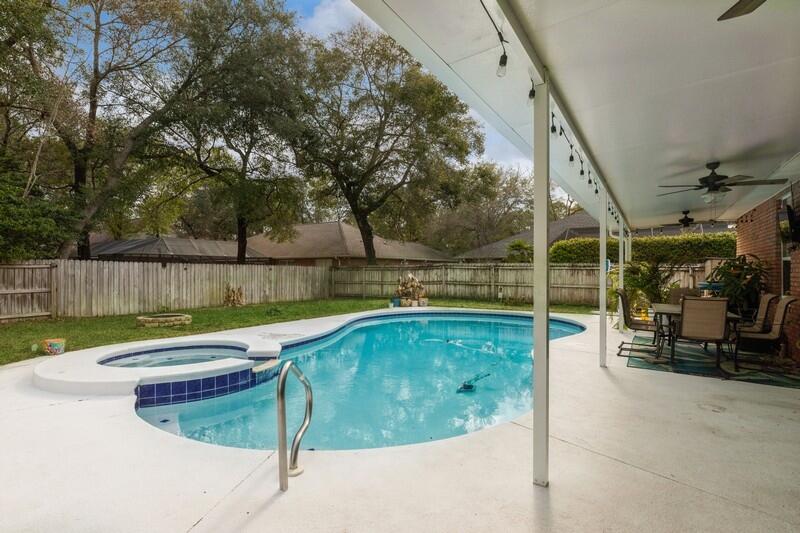 ROCKY BAYOU ESTATES 15 - Residential