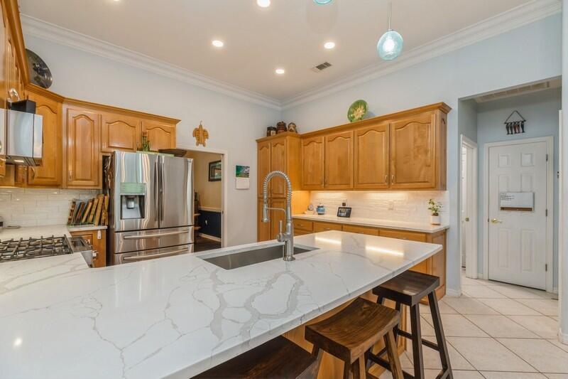 ROCKY BAYOU ESTATES 15 - Residential