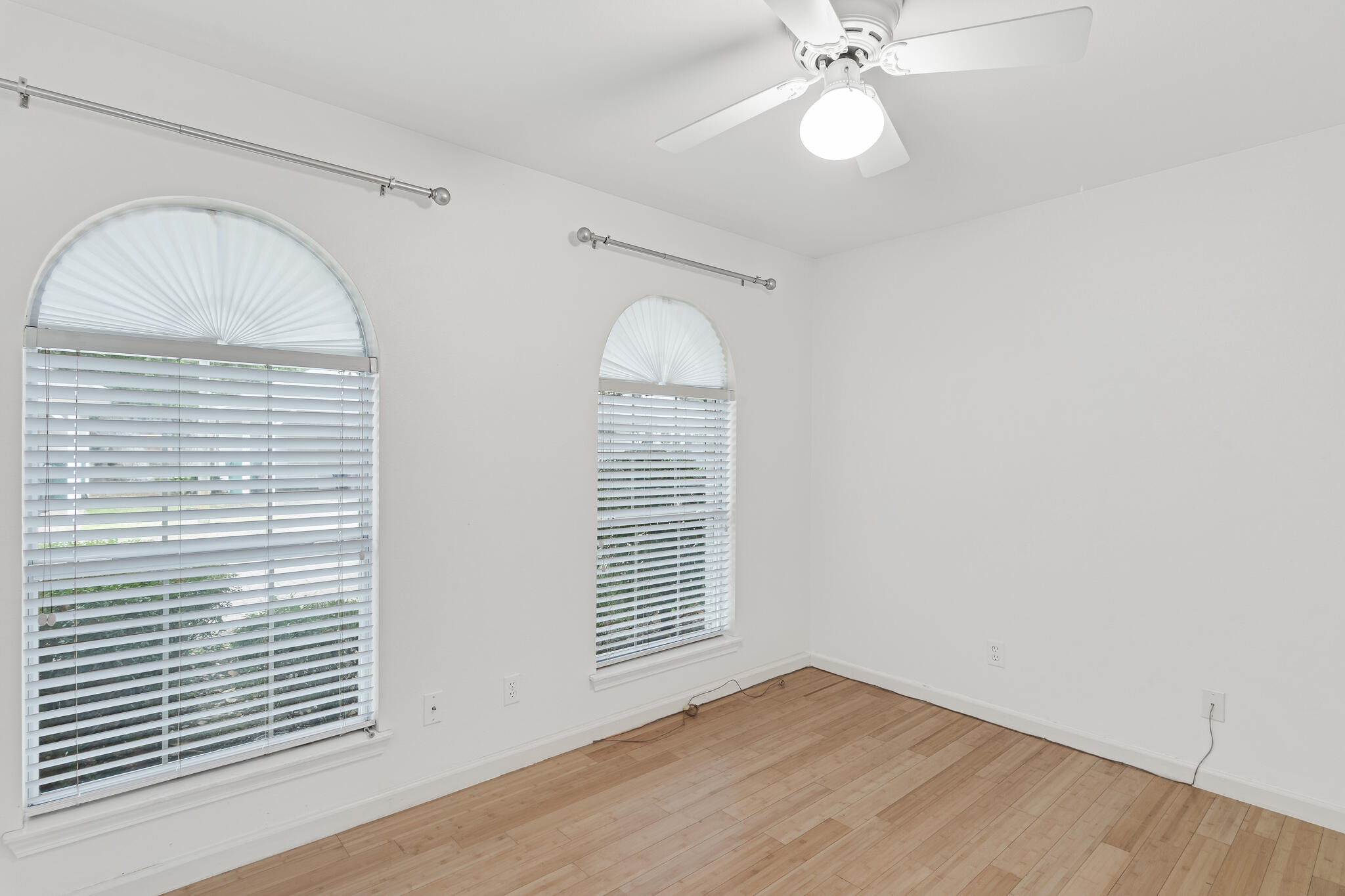 OAK HARBOUR T/H VILLAS - Residential