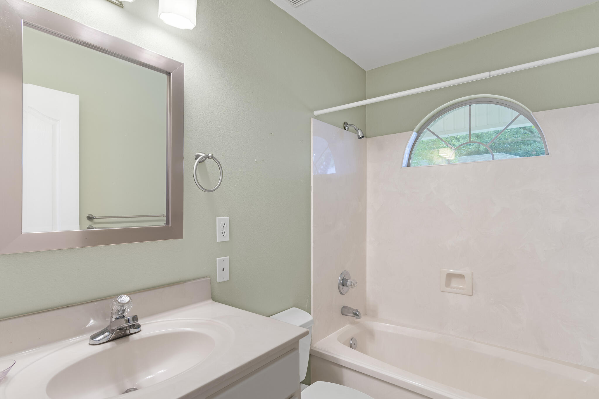 OAK HARBOUR T/H VILLAS - Residential