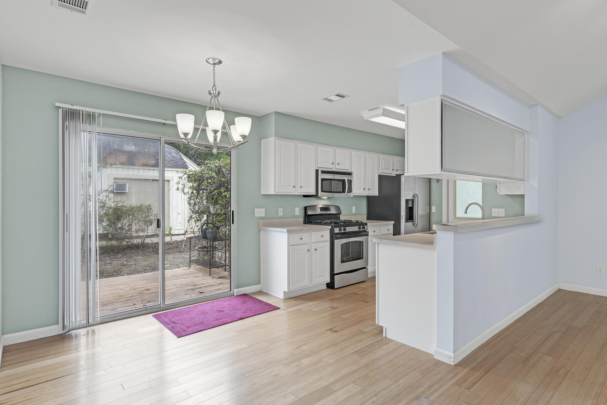 OAK HARBOUR T/H VILLAS - Residential