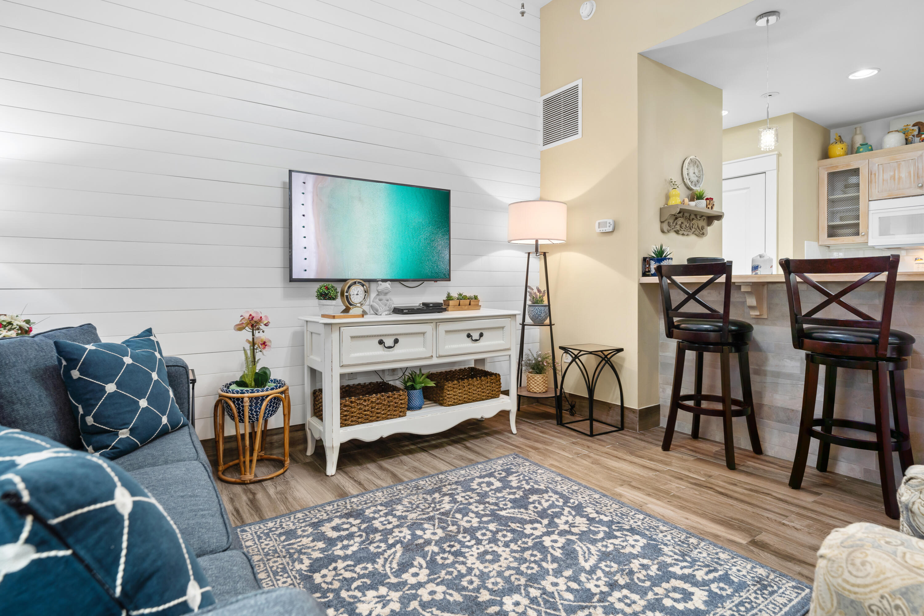 Pilot House - Residential