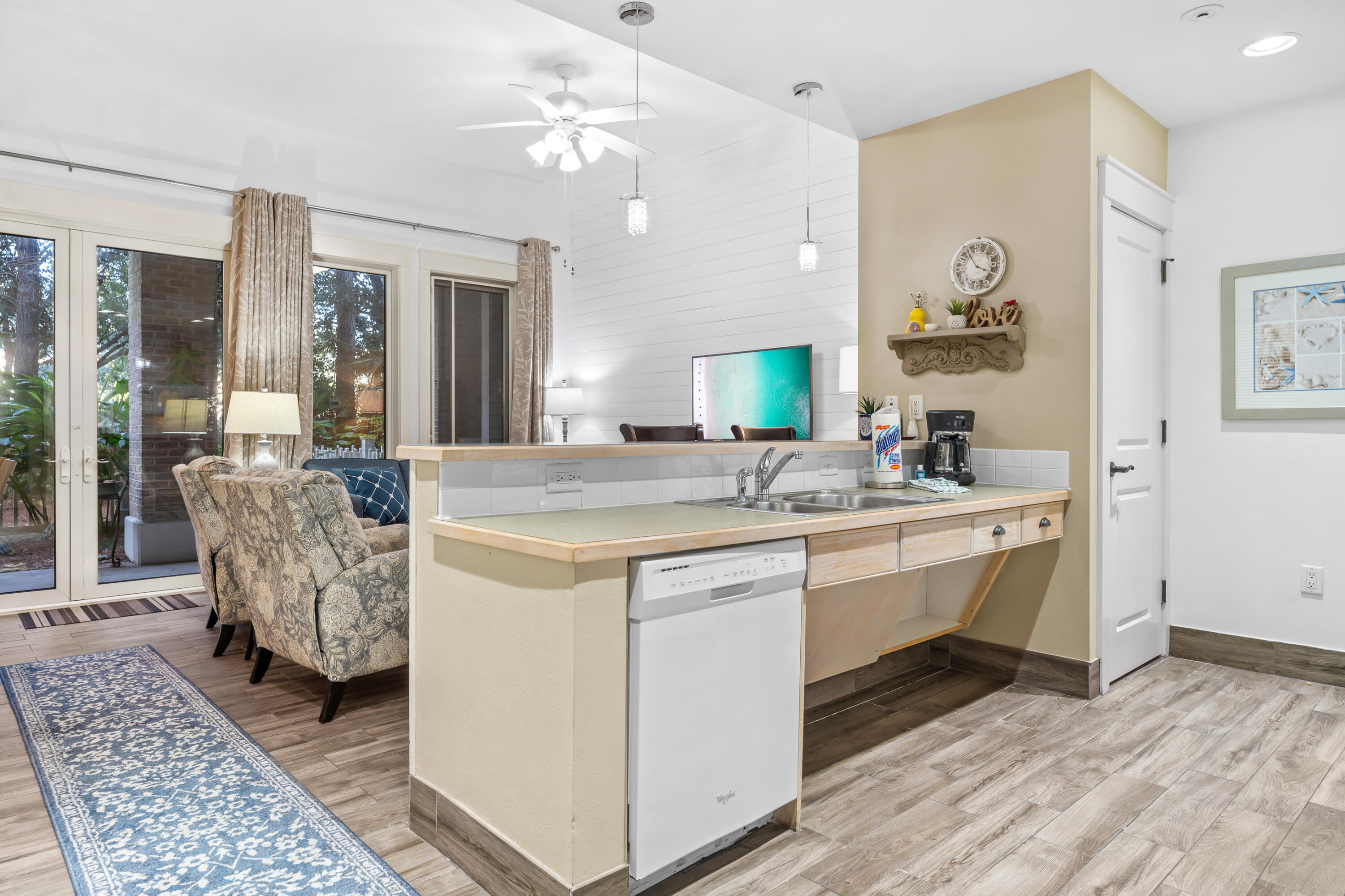 Pilot House - Residential