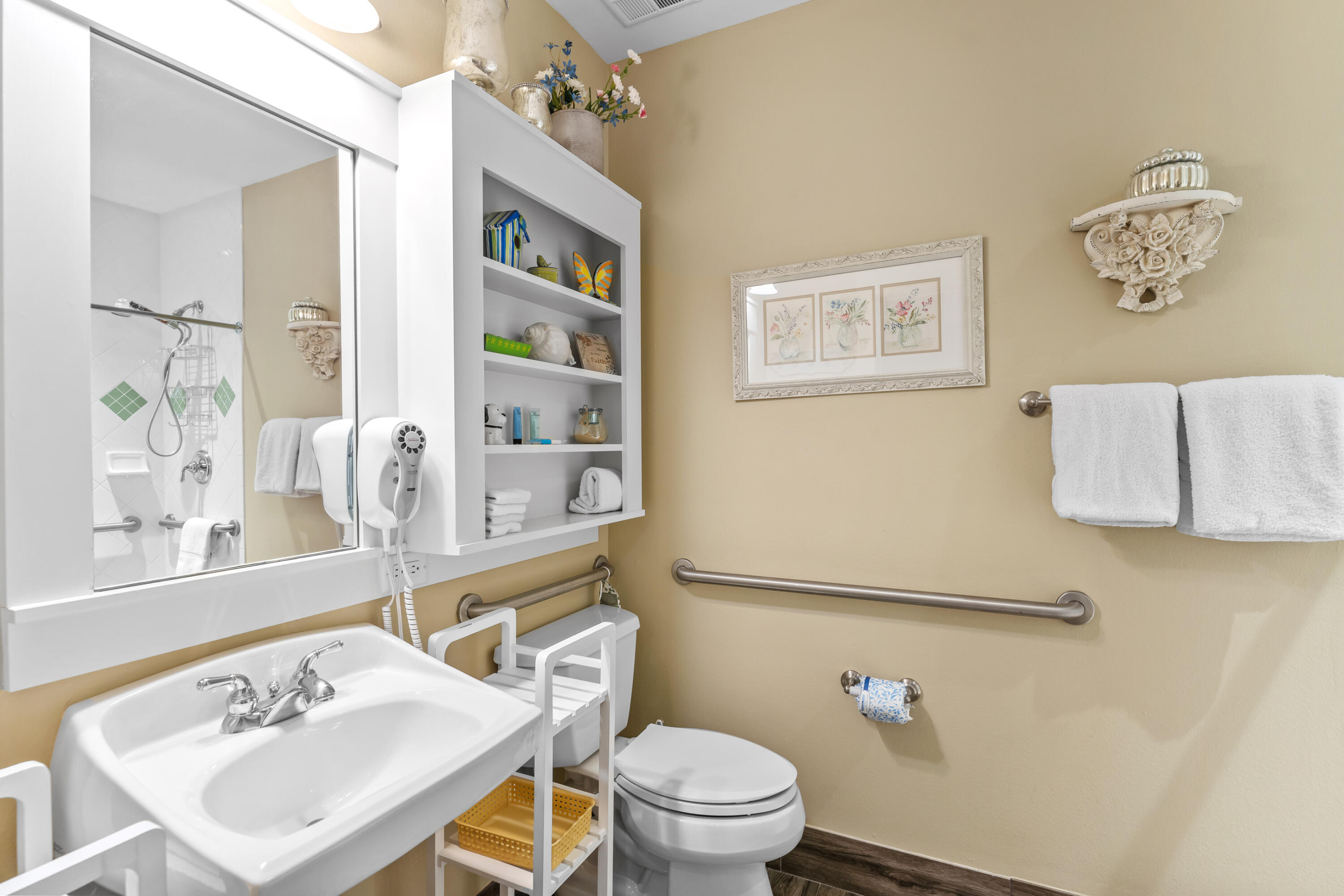 Pilot House - Residential