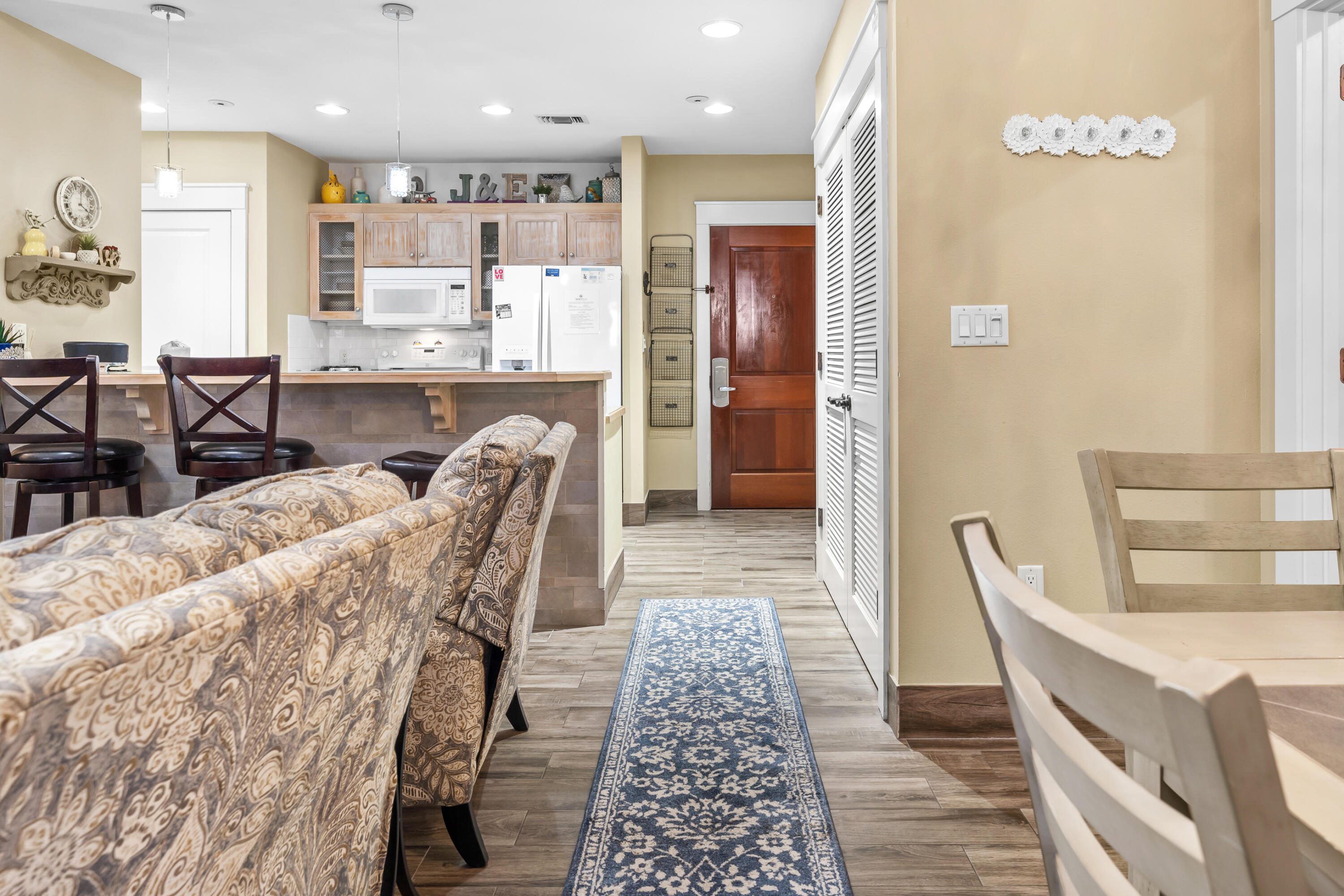 Pilot House - Residential