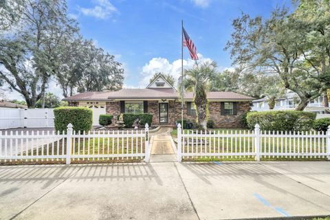 Photo of 504 Kelly Street, Destin, FL 32541 (MLS # 990748)