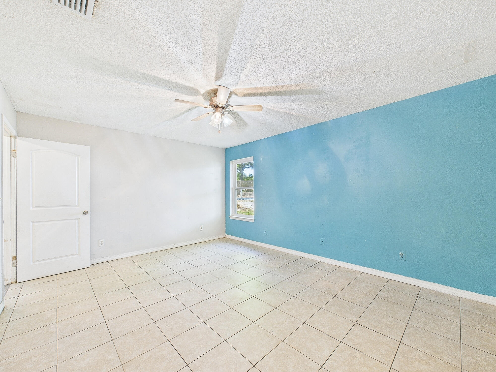 ROLLING HILLS ESTATES - Residential