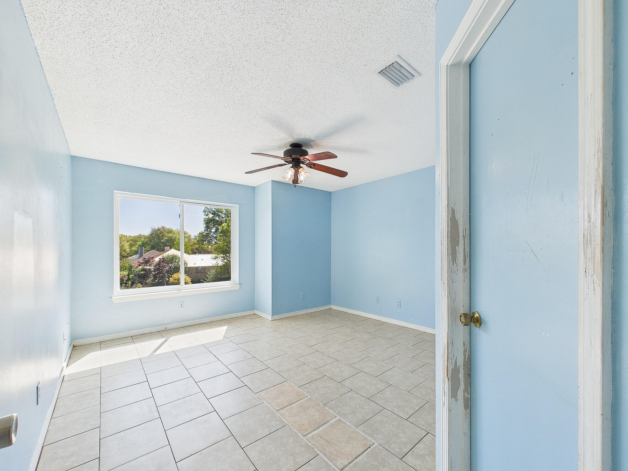 ROLLING HILLS ESTATES - Residential