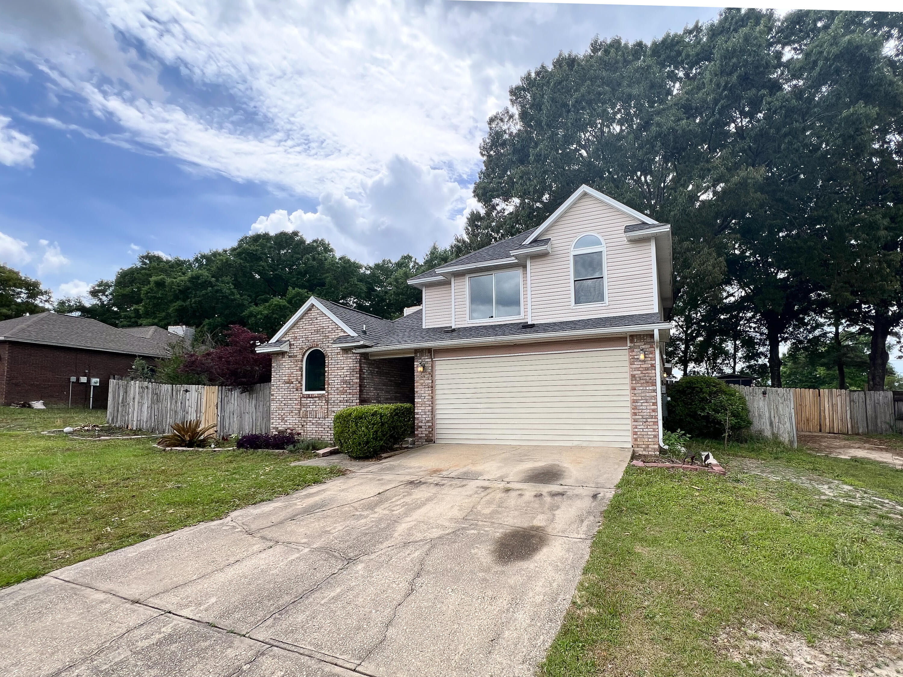 ROLLING HILLS ESTATES - Residential