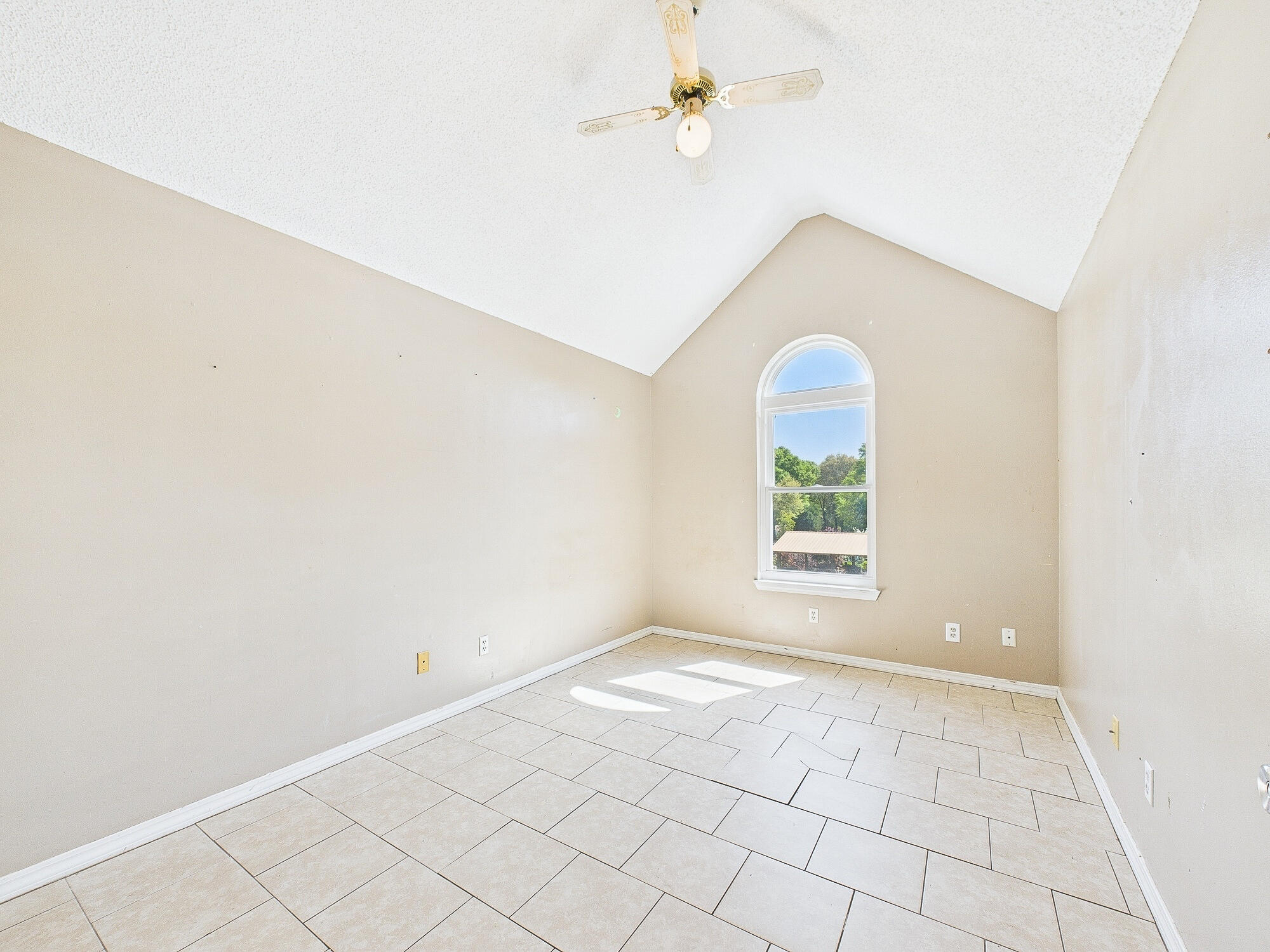 ROLLING HILLS ESTATES - Residential