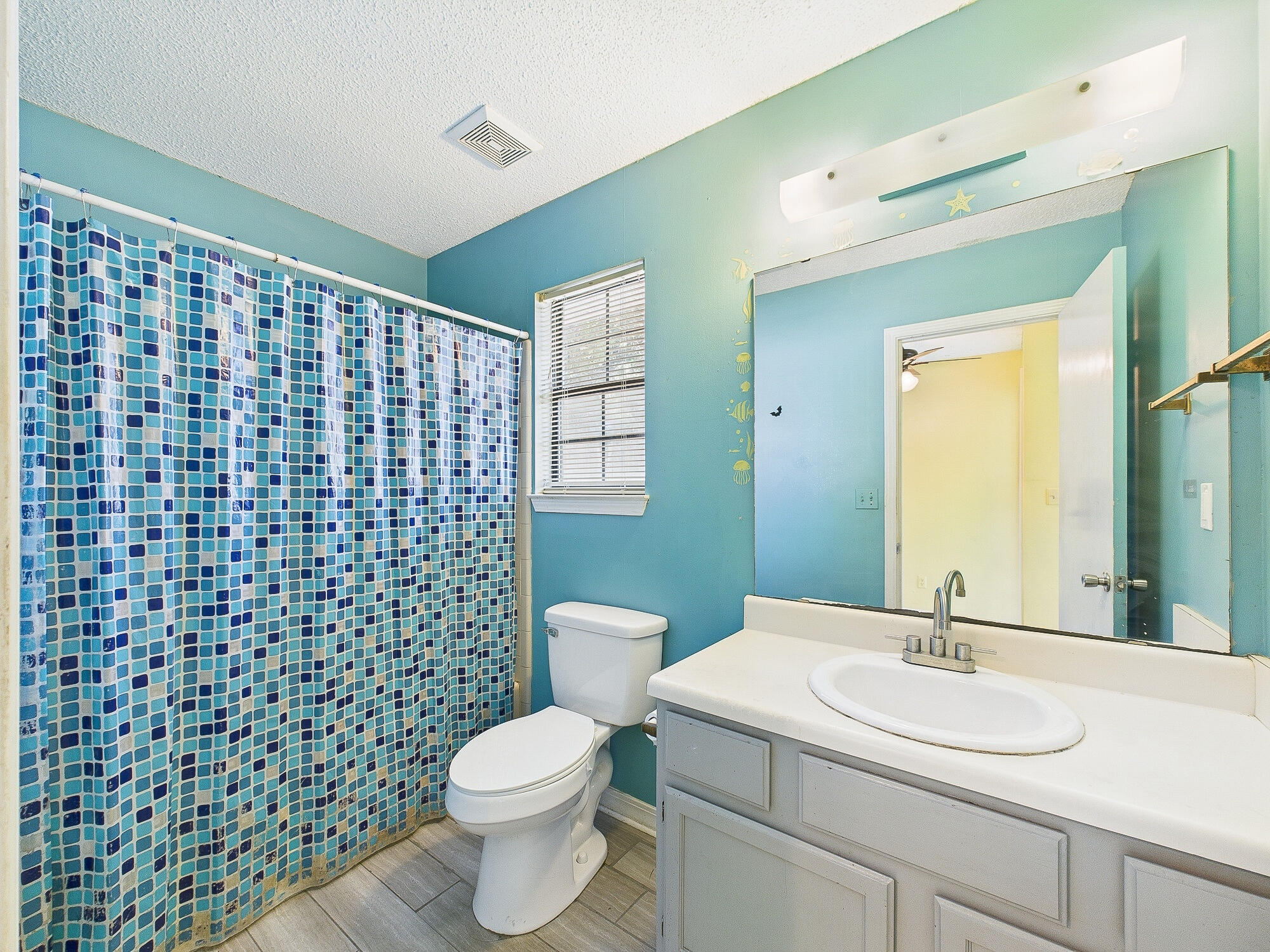ROLLING HILLS ESTATES - Residential