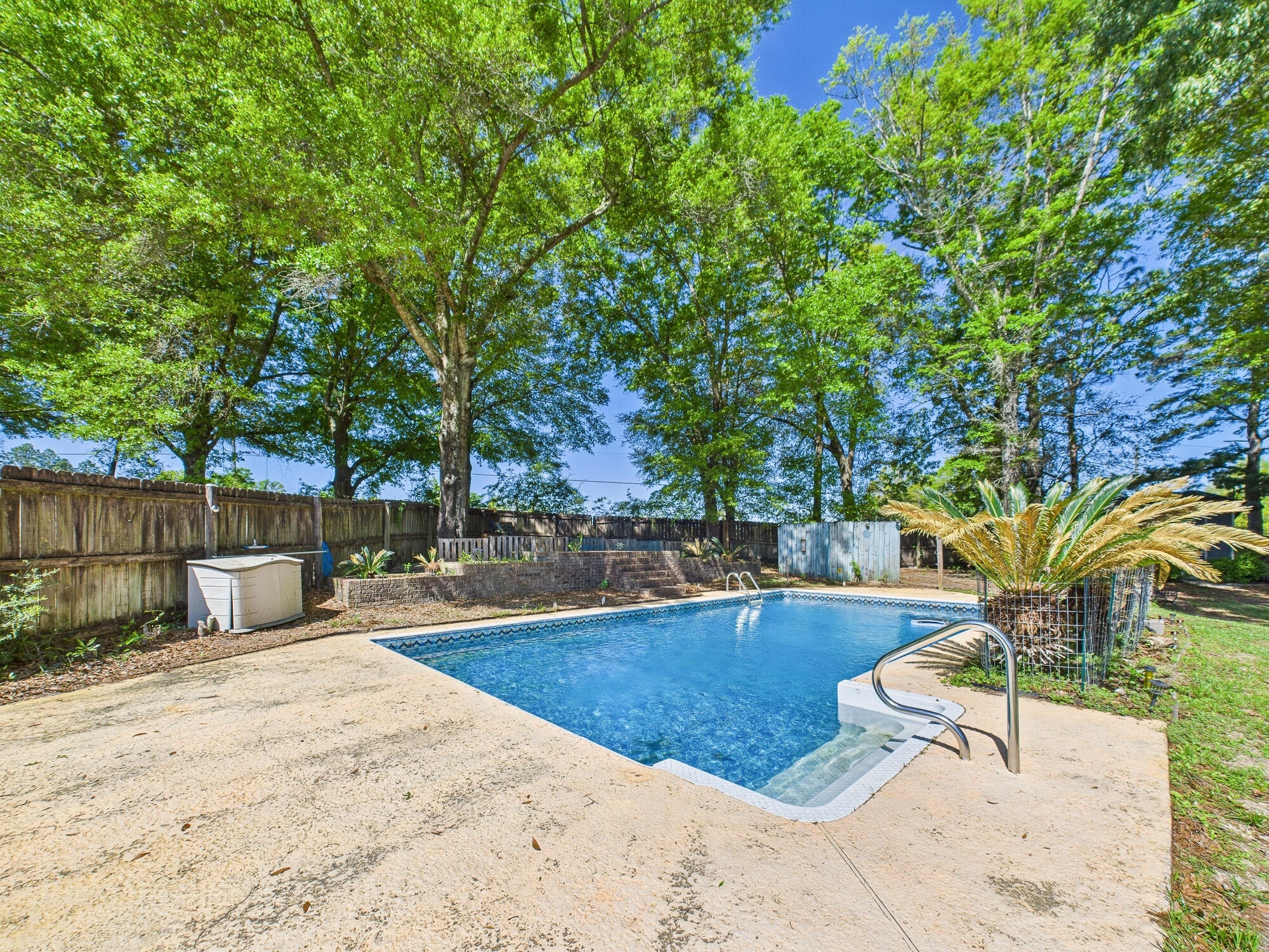 ROLLING HILLS ESTATES - Residential