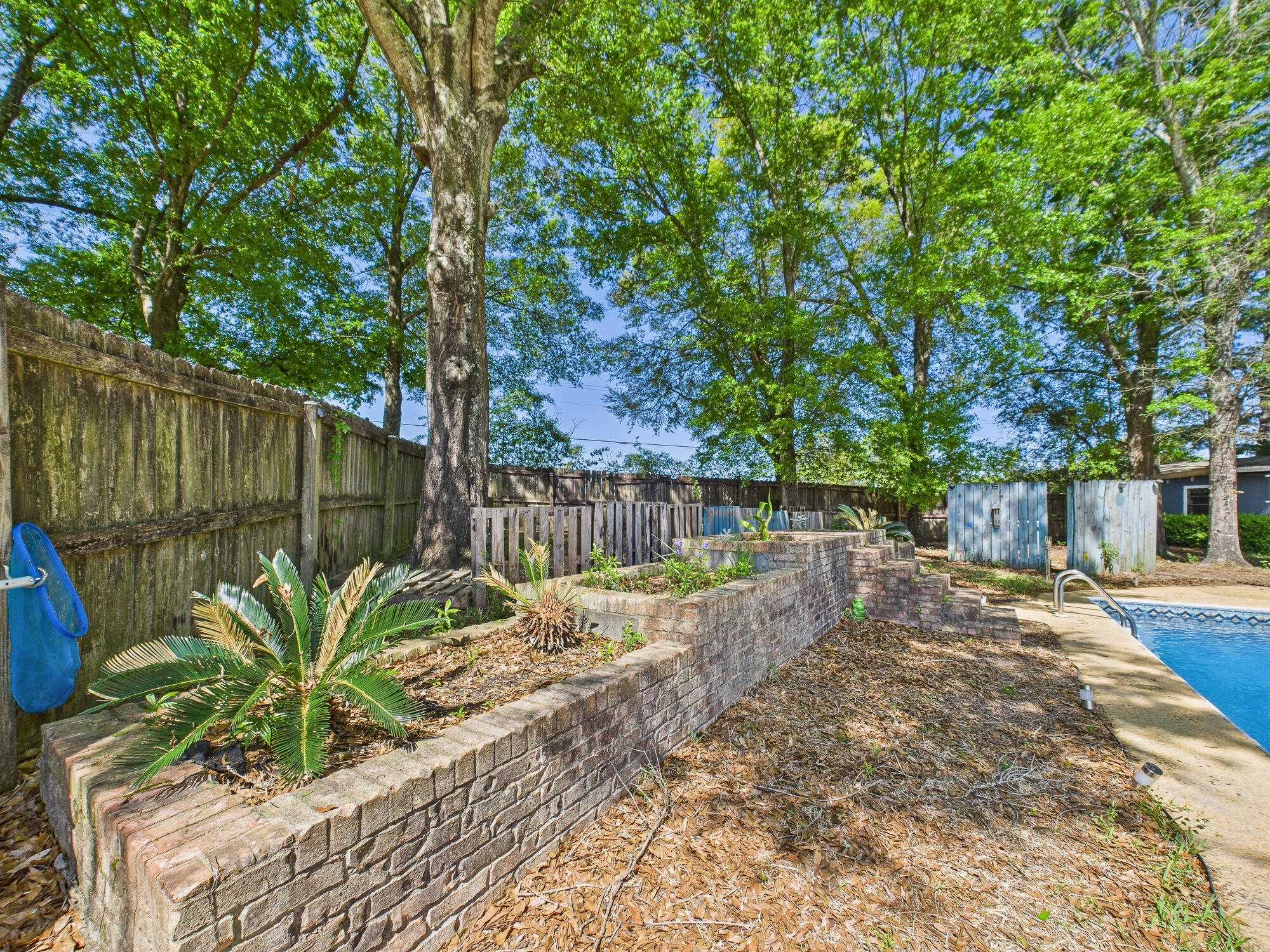 ROLLING HILLS ESTATES - Residential