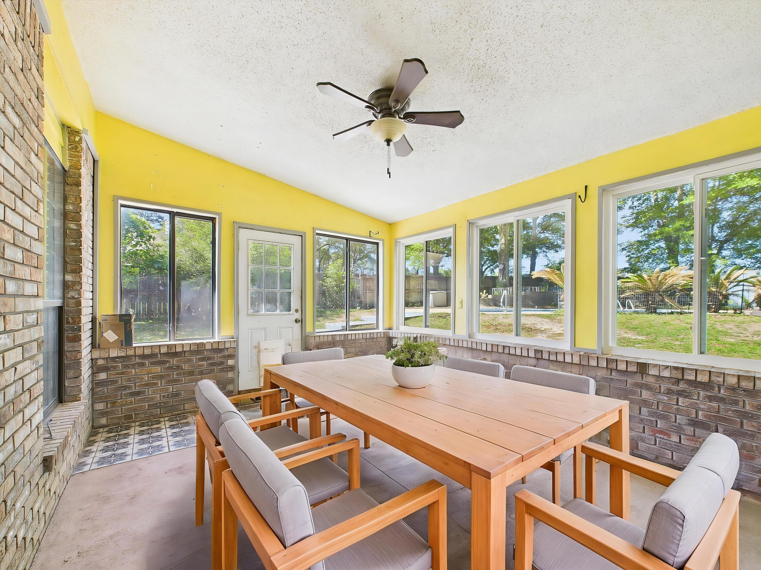 ROLLING HILLS ESTATES - Residential