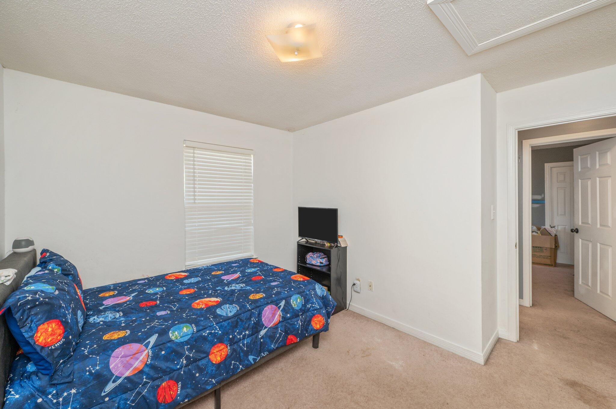 BRISTOL PARK - Residential