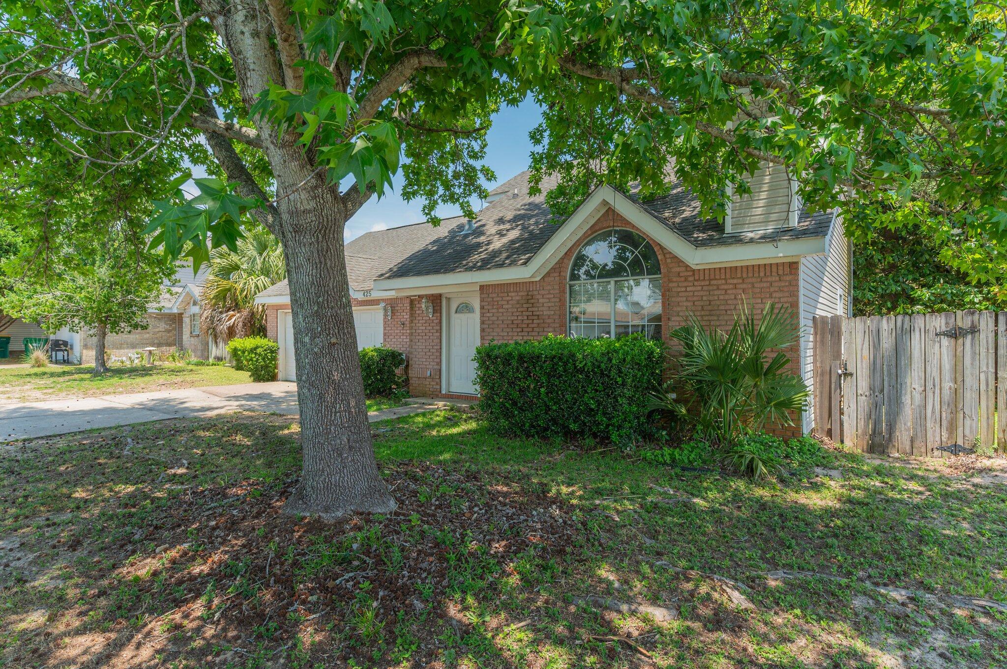 BRISTOL PARK - Residential