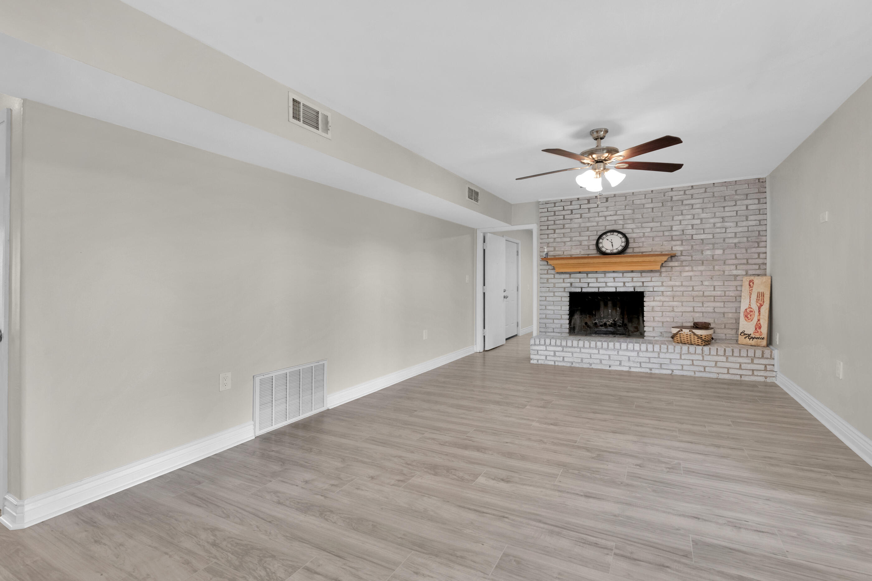 CHATEAU PRES DE LA MER - Residential