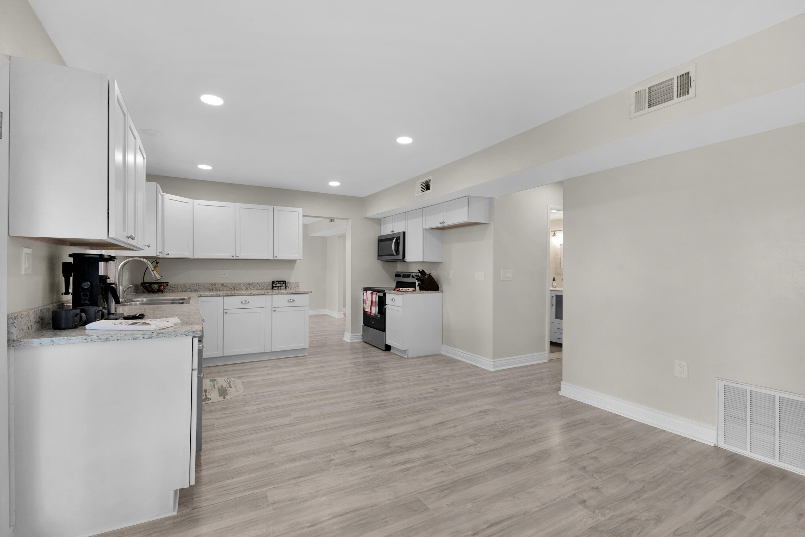 CHATEAU PRES DE LA MER - Residential