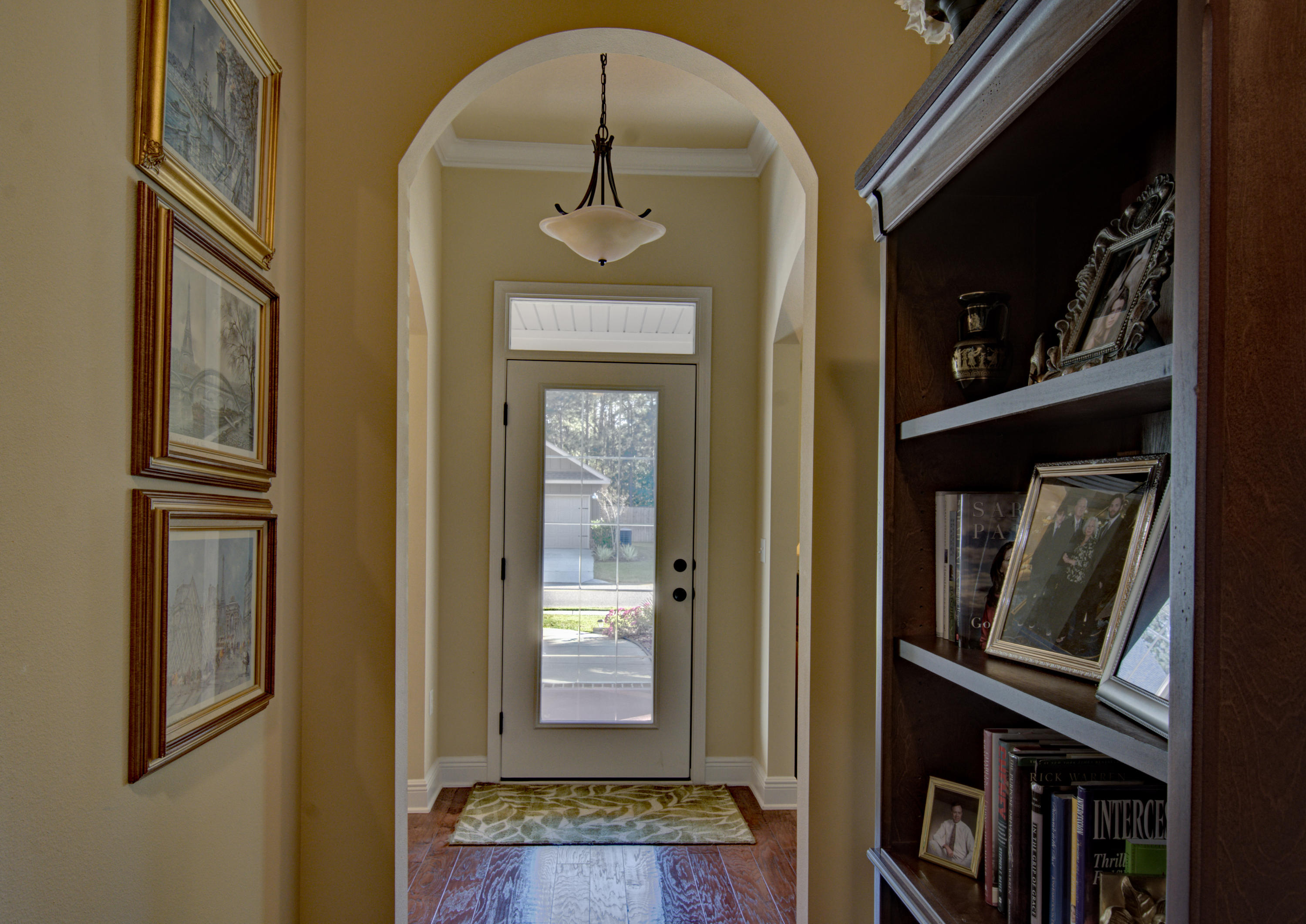 WHISPERING LAKE - Residential