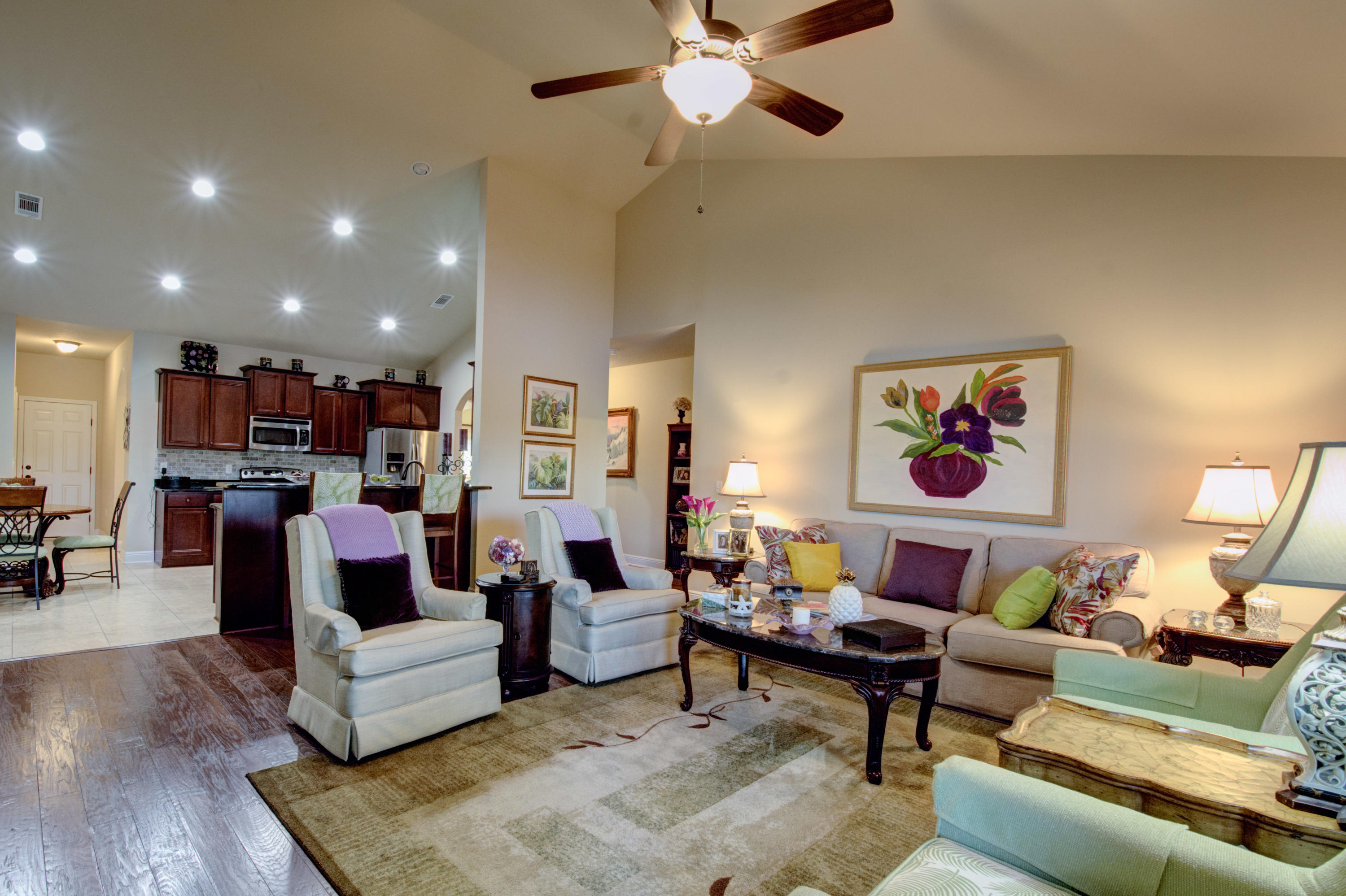 WHISPERING LAKE - Residential