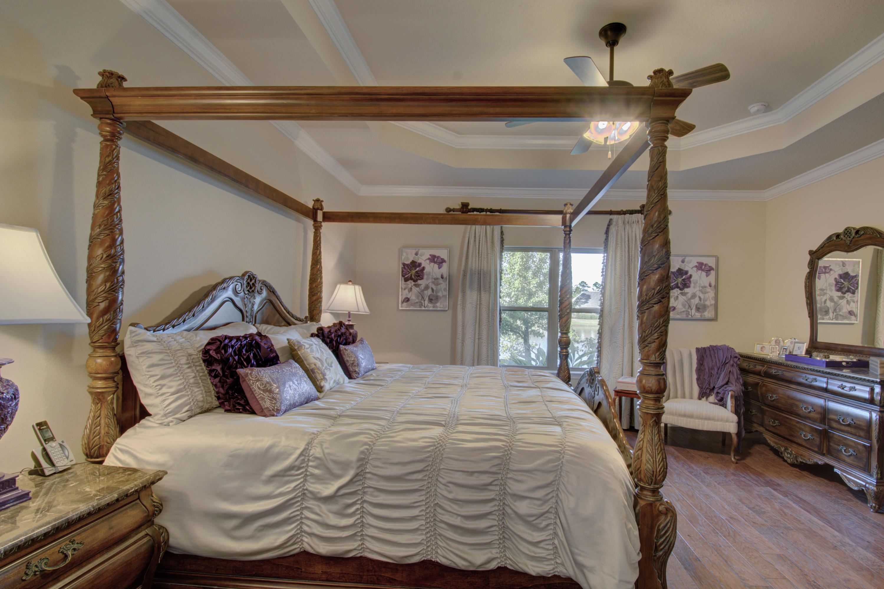 WHISPERING LAKE - Residential