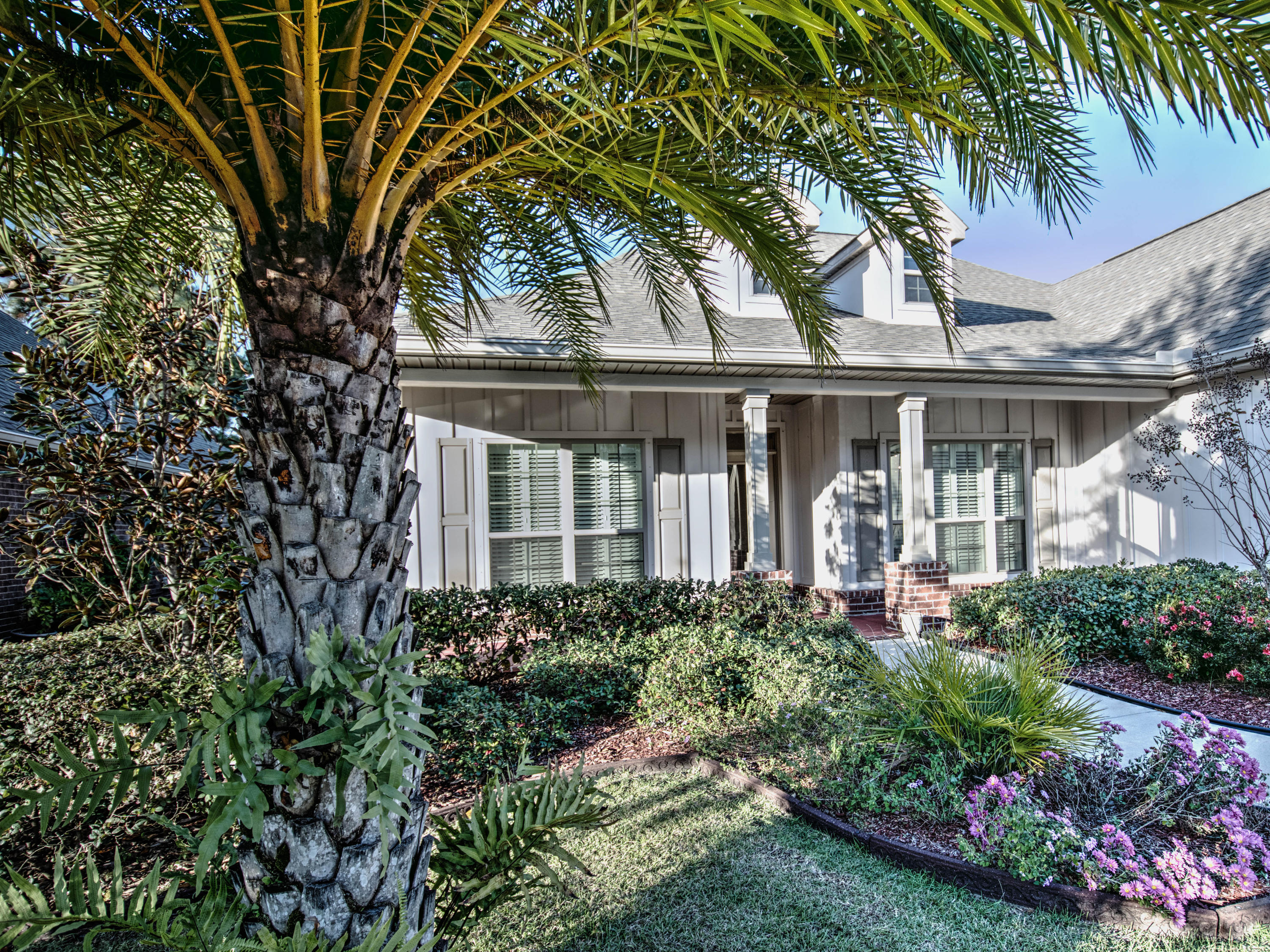 WHISPERING LAKE - Residential