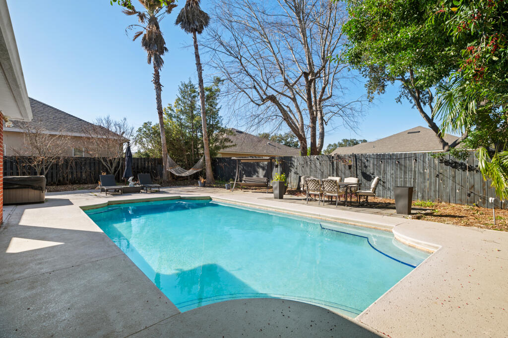 BRIDGEPORT COLONY - Residential