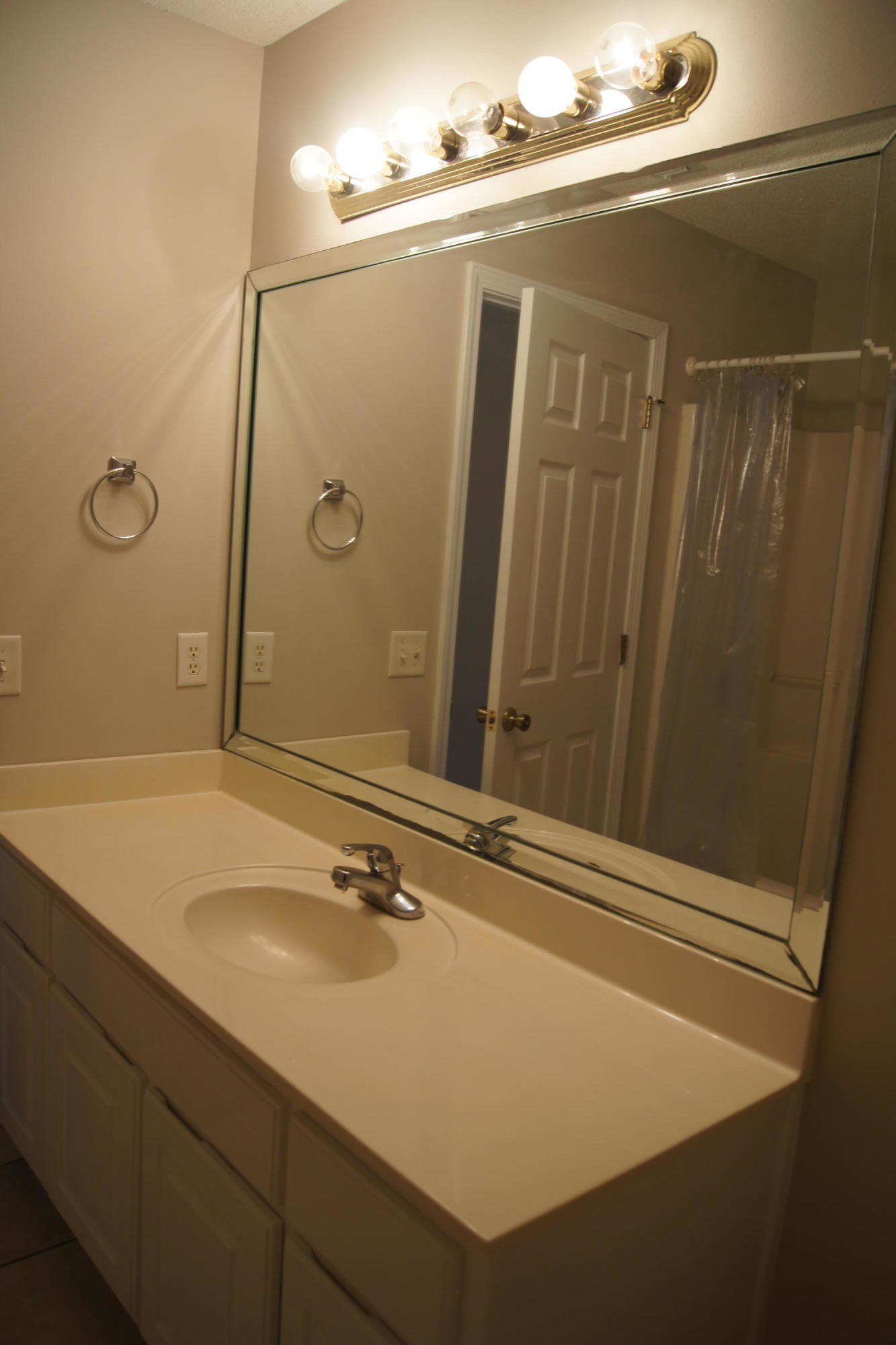 SHANYN TAYLOR OAKS - Residential