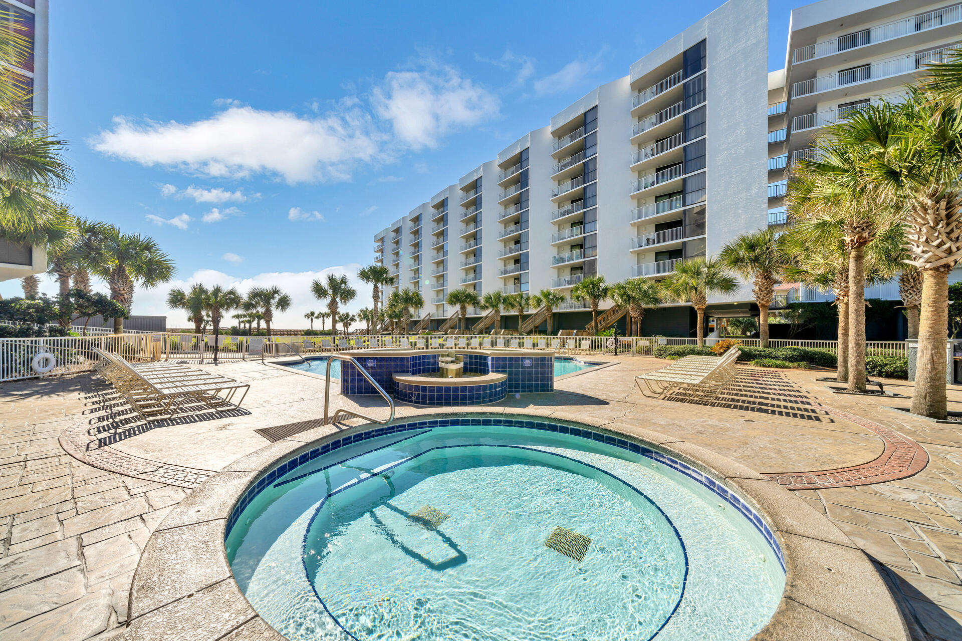 MAINSAIL CONDO PH 4 - Residential