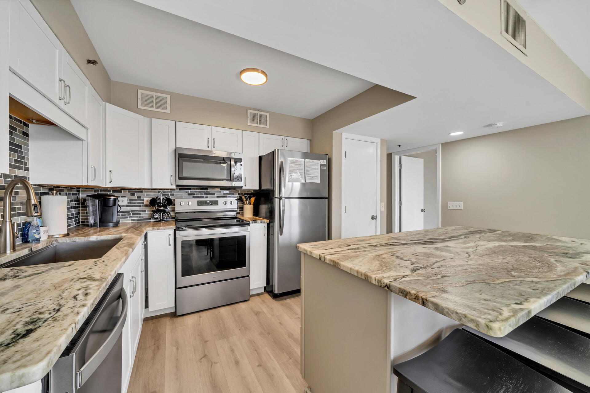 MAINSAIL CONDO PH 4 - Residential