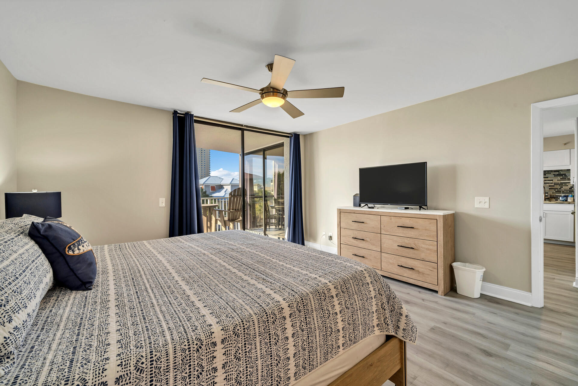 MAINSAIL CONDO PH 4 - Residential