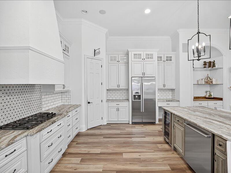 BURNT PINE - Residential Lease