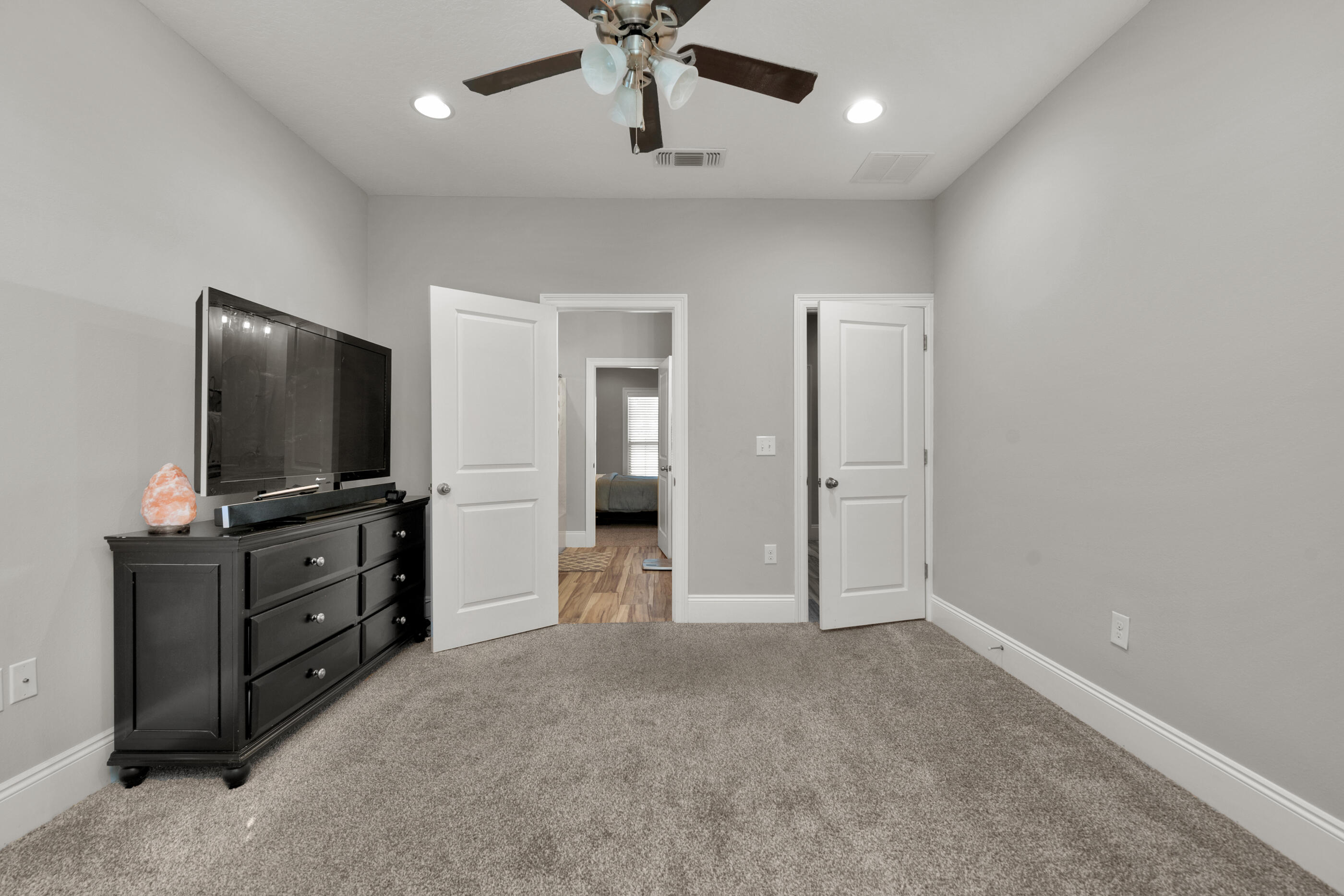 BAYOU POQUITO - Residential