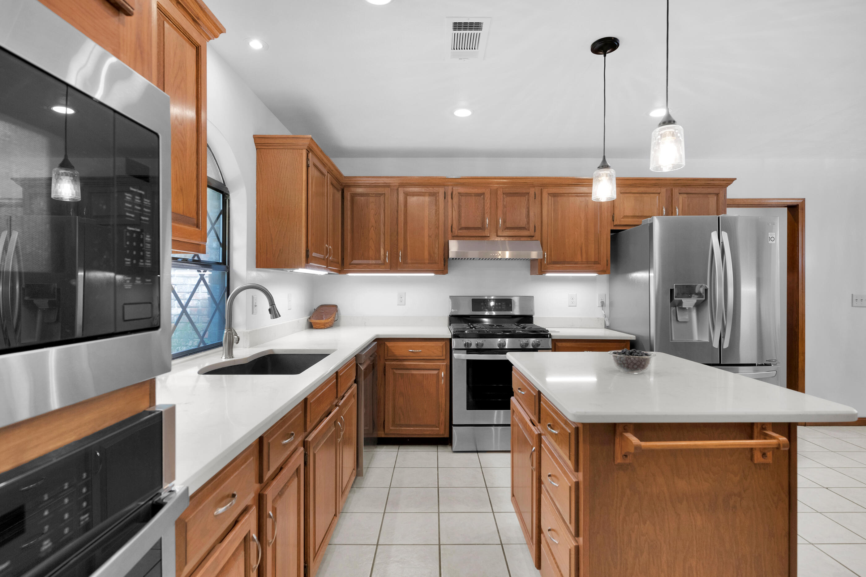 ROCKY BAYOU COUNTRY CLUB ESTATES 3 - Residential