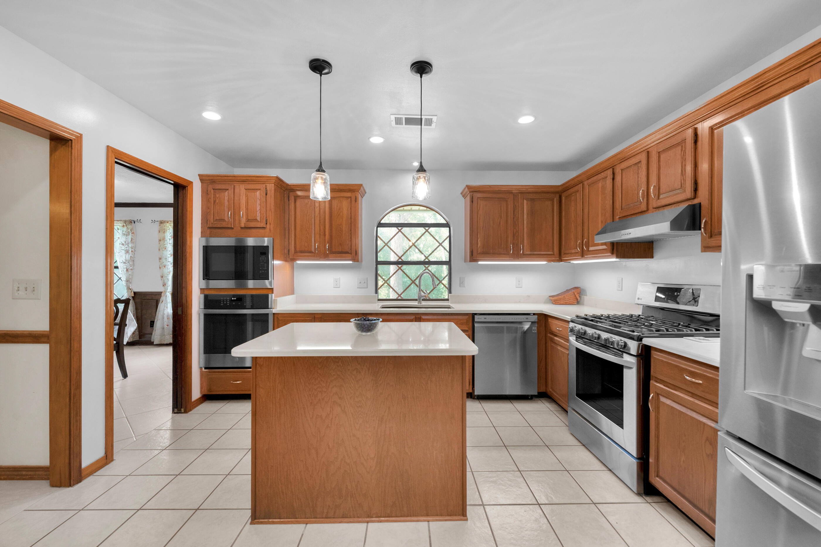 ROCKY BAYOU COUNTRY CLUB ESTATES 3 - Residential